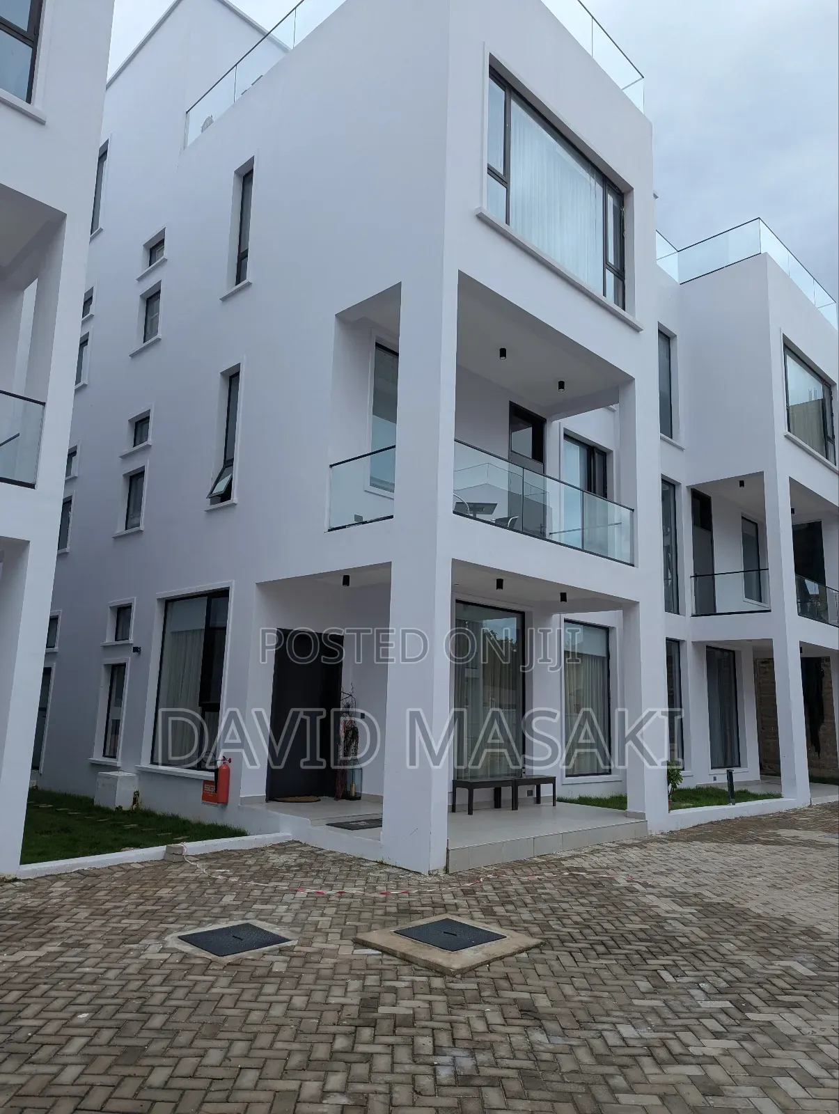 Furnished 5bdrm Villa in New Modern Villas, Masaki for rent