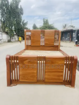 Vitanda Vya Mbao Size 5/6 Mbao Mninga Tupu Clean Sana New