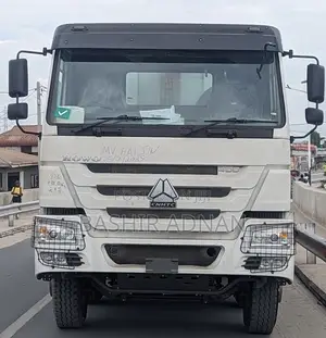 Photo - Brand New Howo Dump Truck 8 X 4 Tonnes 30(Tani).