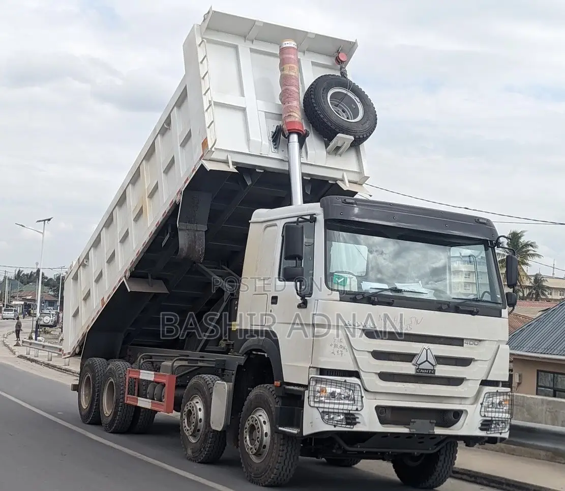 Brand New Howo Dump Truck 8 X 4 Tonnes 30(Tani).