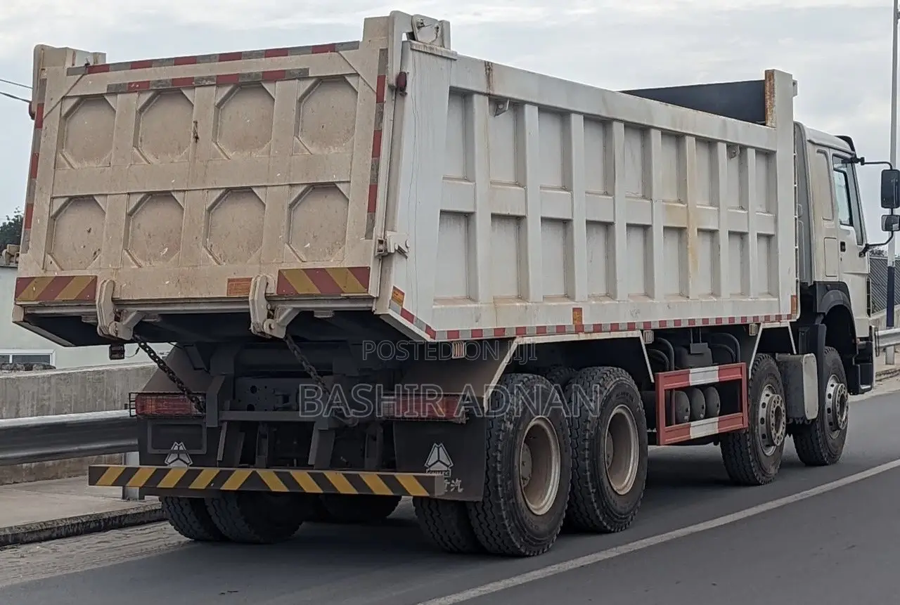 Brand New Howo Dump Truck 8 X 4 Tonnes 30(Tani).