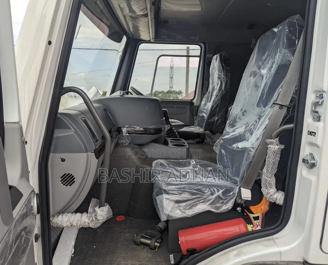 Brand New Howo Dump Truck 8 X 4 Tonnes 30(Tani).