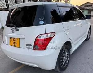 Toyota IST 2007 White