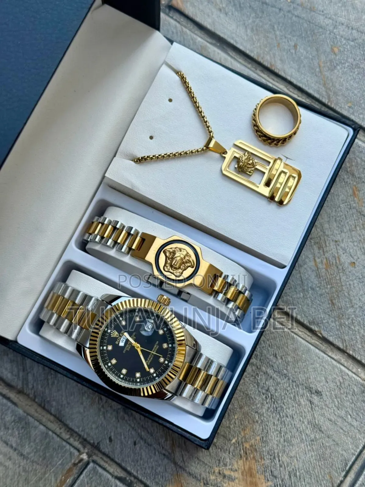 Gold  Watch Full Package Watch , Blacelets , Pete
