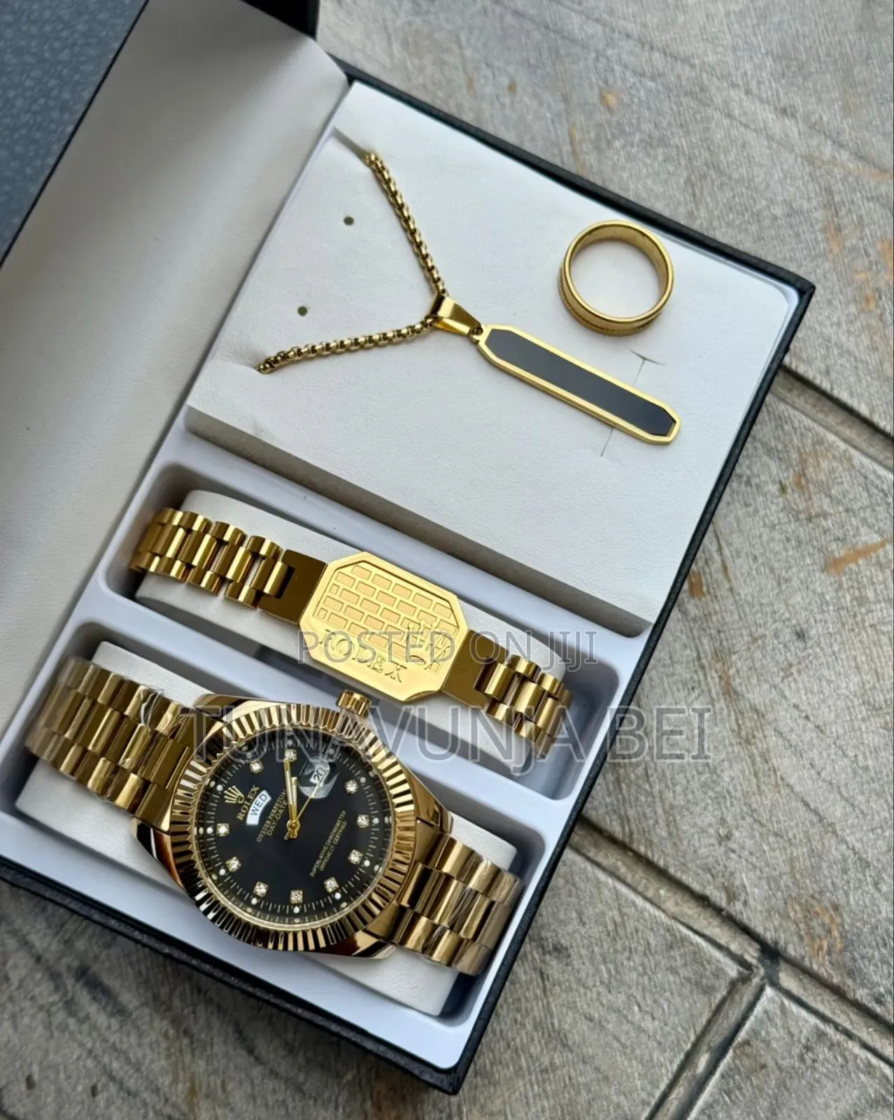 Gold  Watch Full Package Watch , Blacelets , Pete