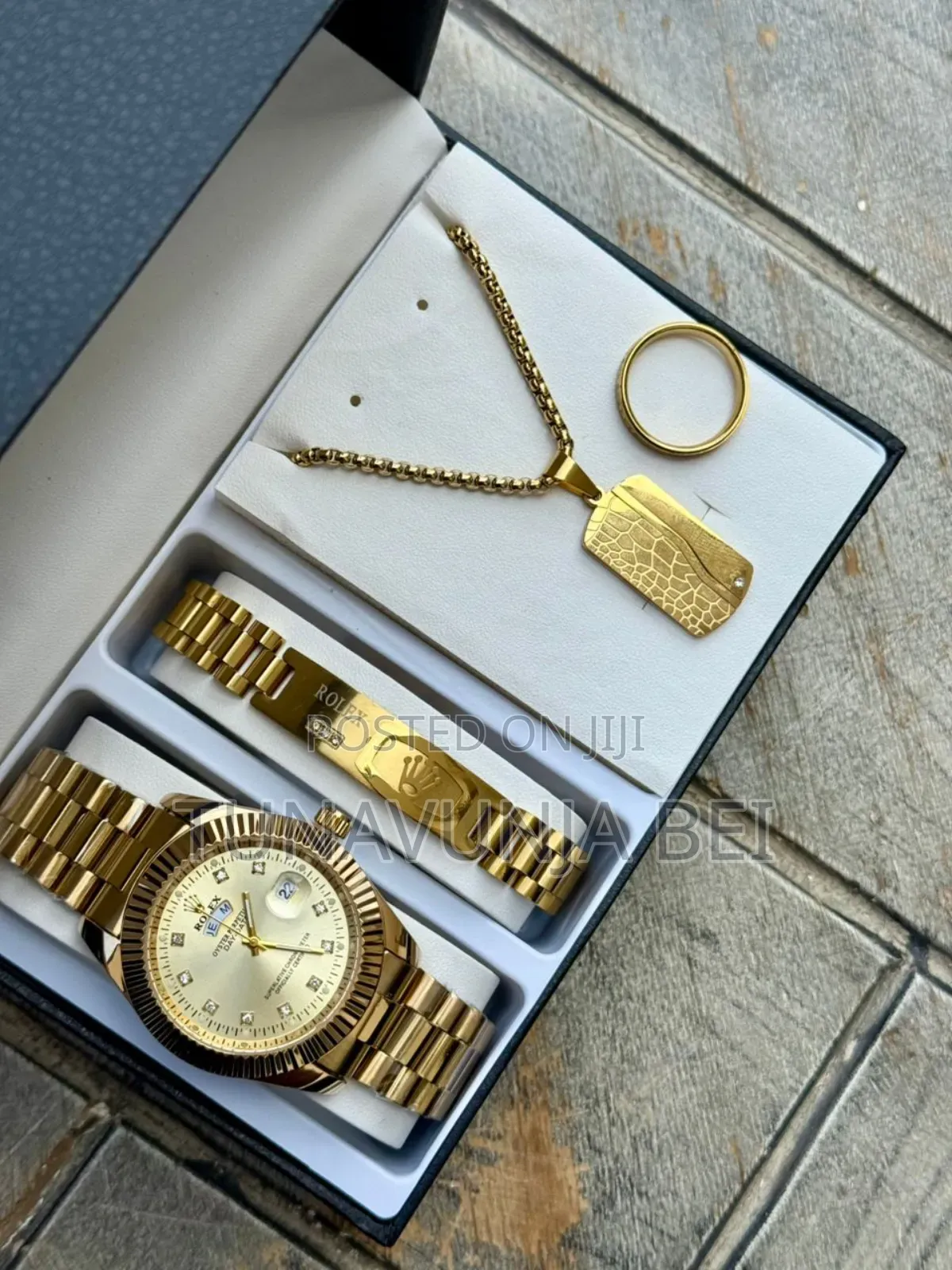 Gold  Watch Full Package Watch , Blacelets , Pete