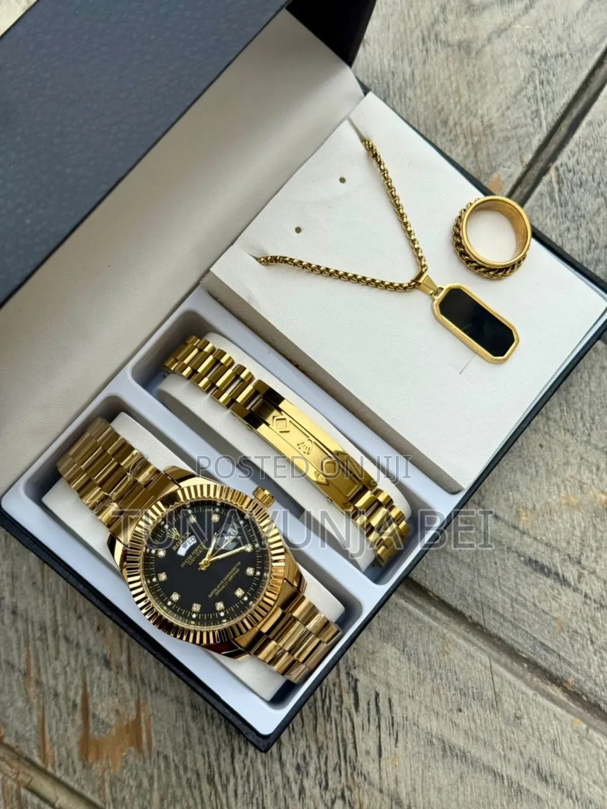 Gold  Watch Full Package Watch , Blacelets , Pete