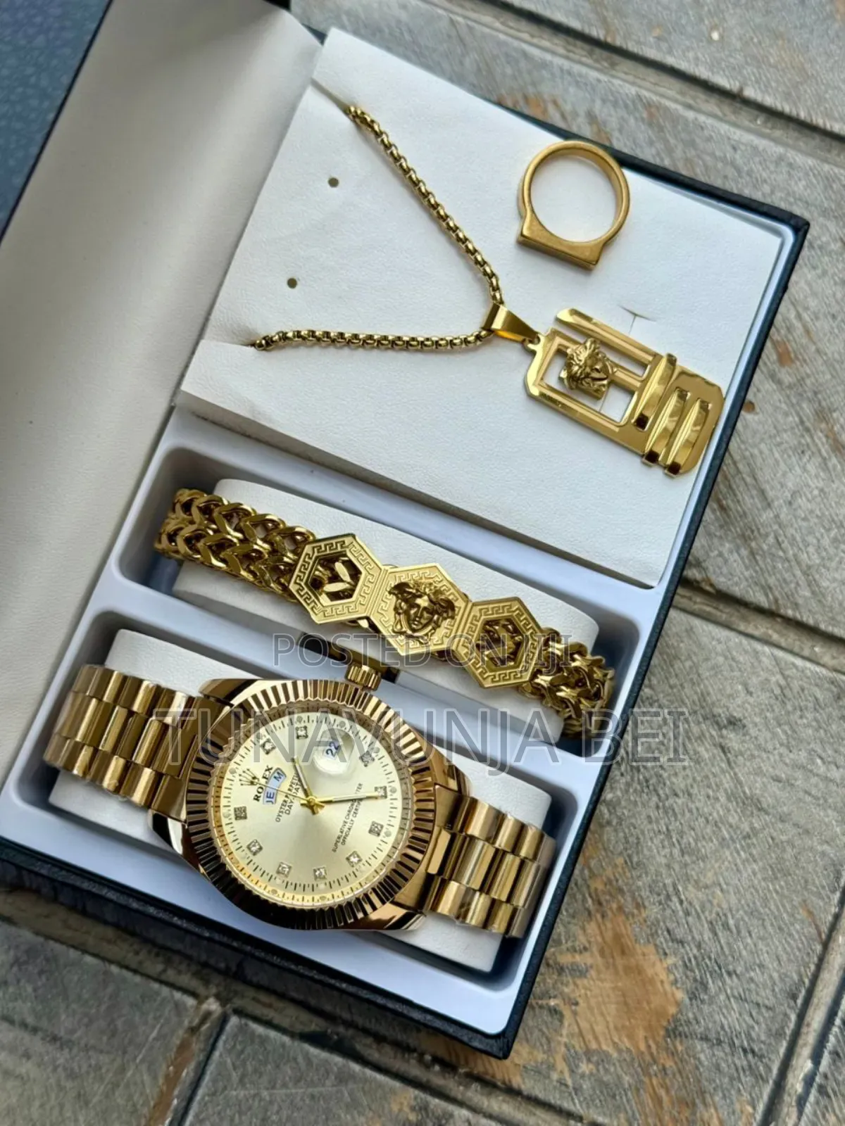 Gold  Watch Full Package Watch , Blacelets , Pete