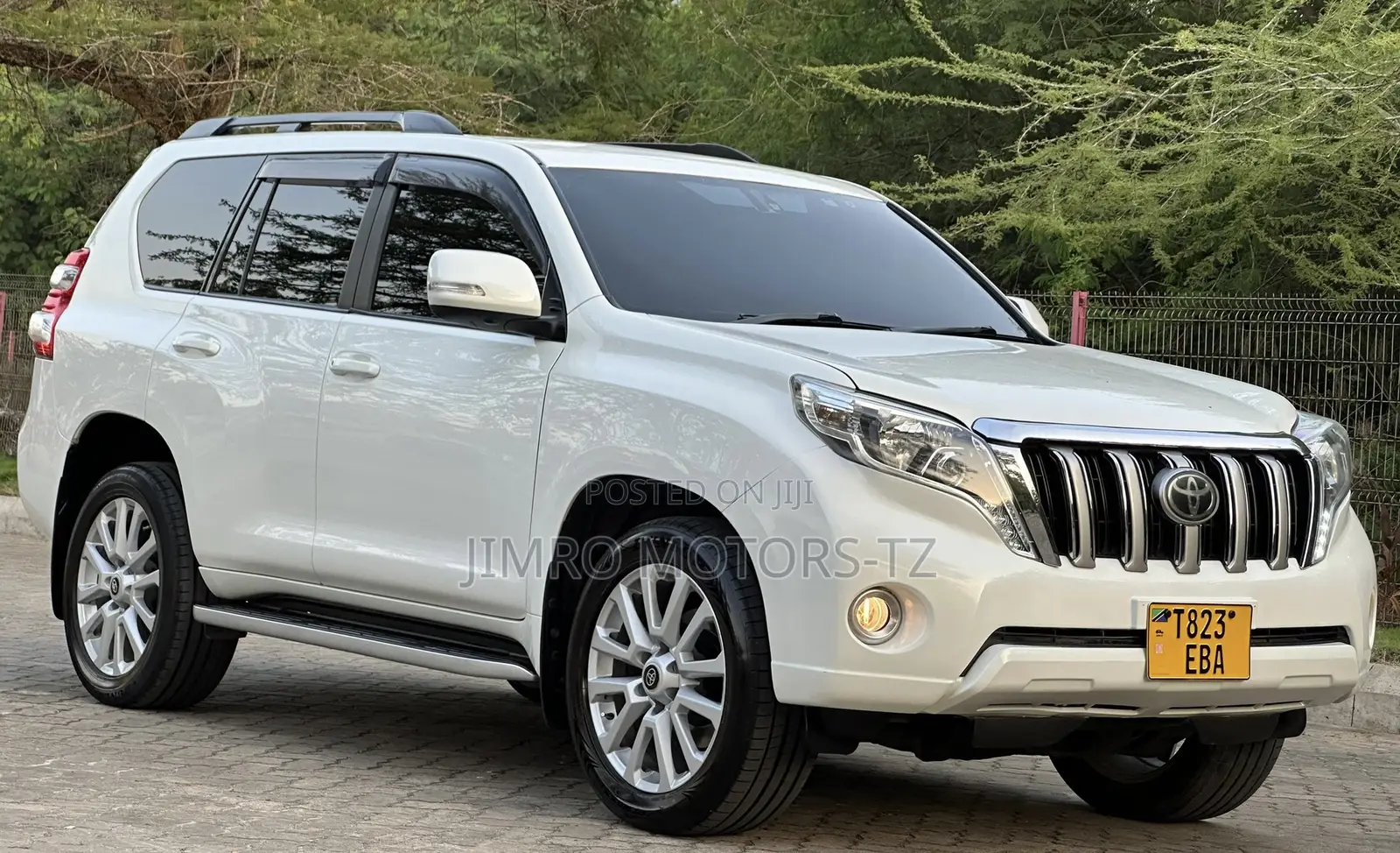 Toyota Land Cruiser Prado 2016 White