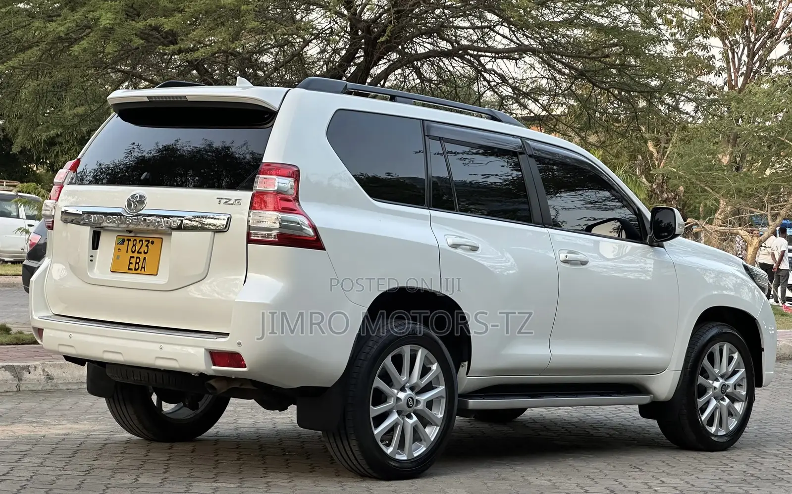 Toyota Land Cruiser Prado 2016 White