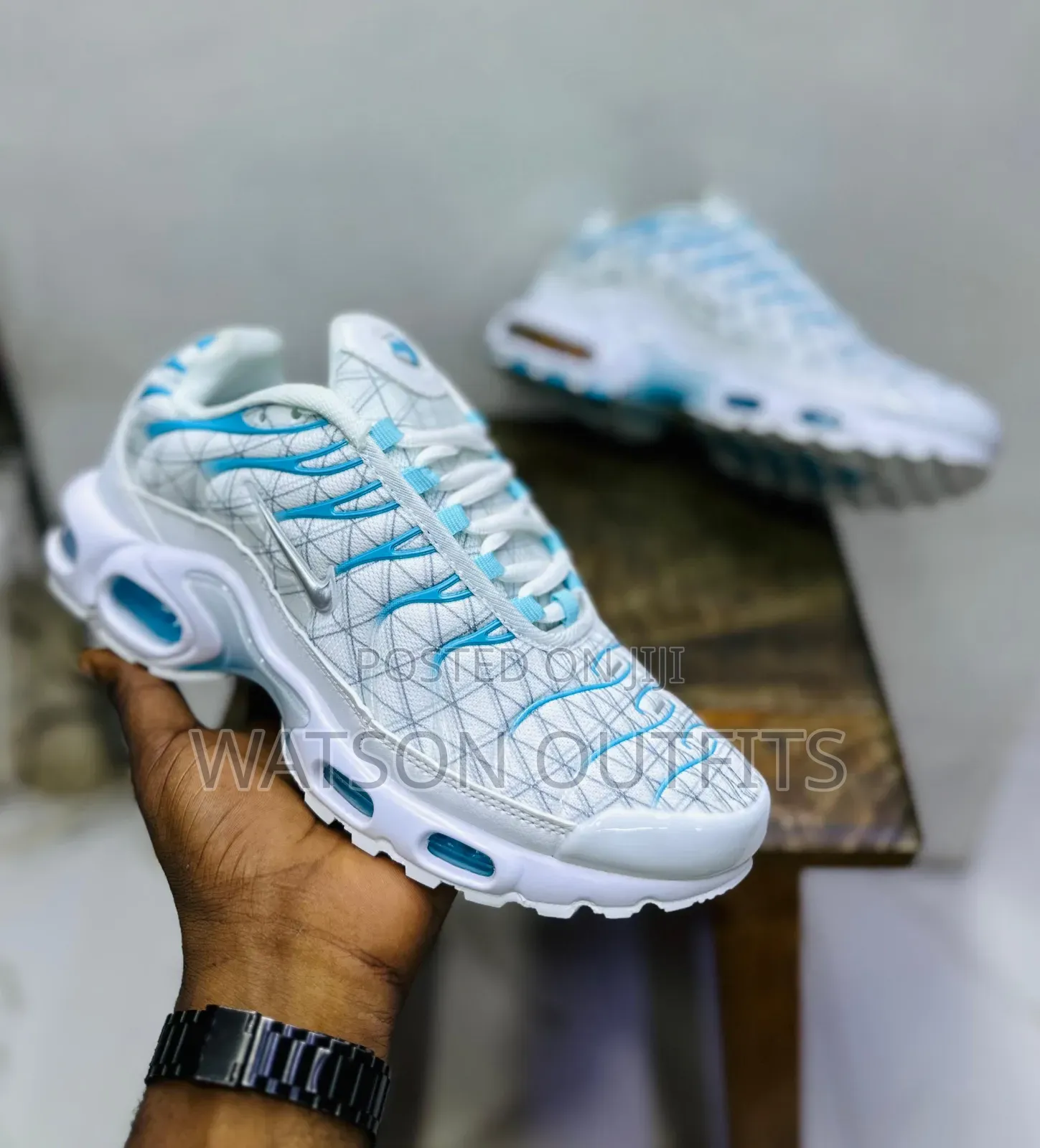 Sneakers or Shoes Za Leather Materials or Raba Za Ngozi Mpya