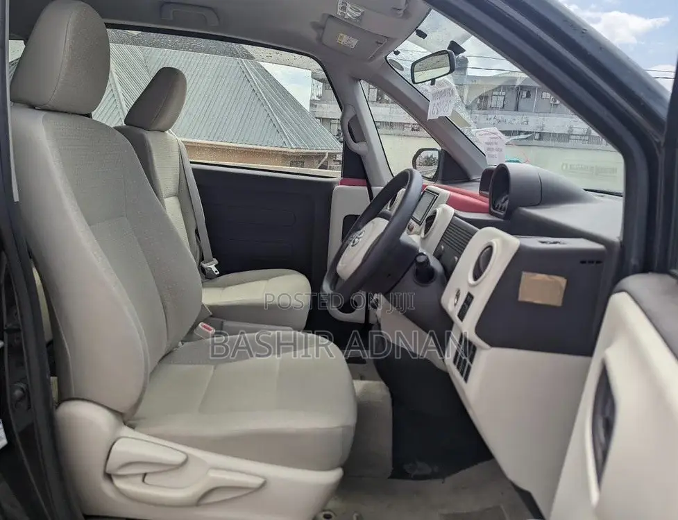 Toyota Porte 1.5 FWD 2015 Black
