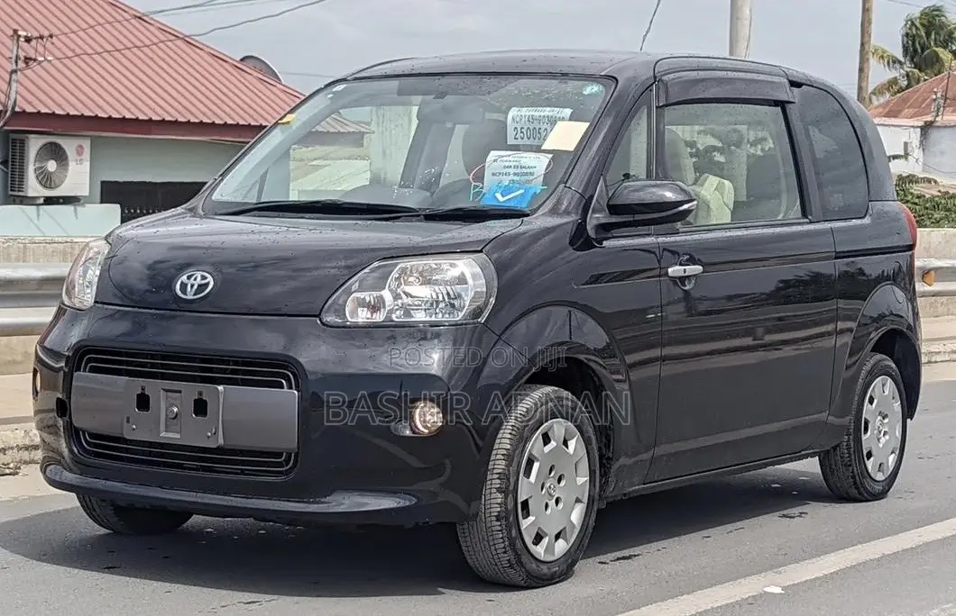 Toyota Porte 1.5 FWD 2015 Black