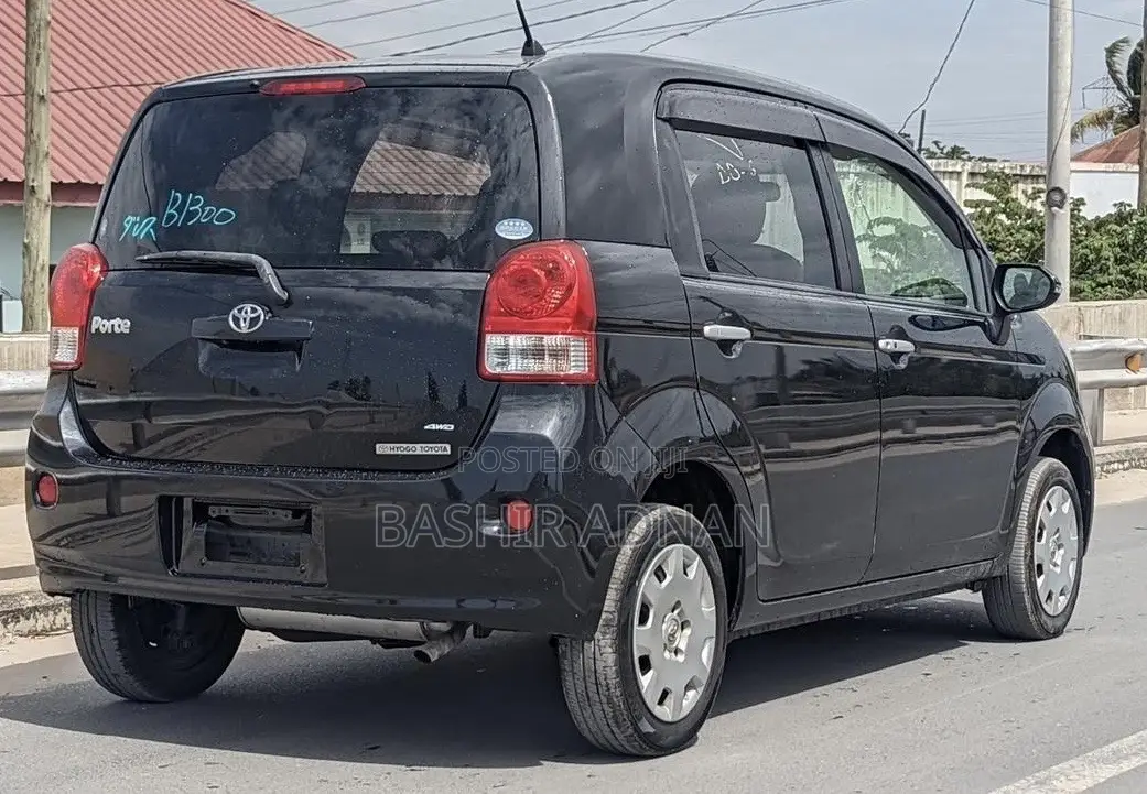 Toyota Porte 1.5 FWD 2015 Black