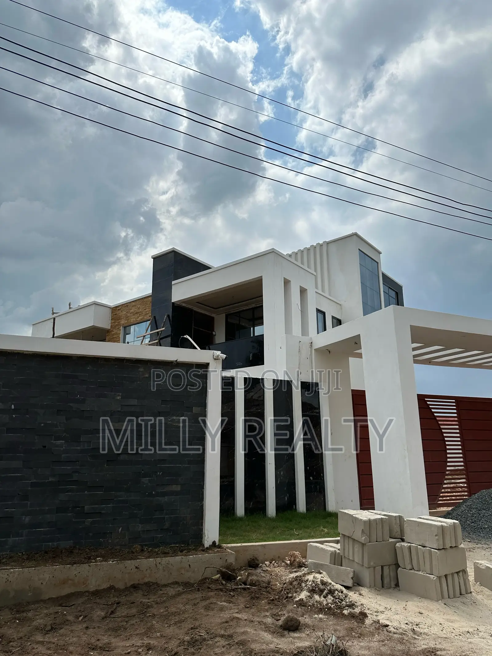 5bdrm House in Mbweni Jkt for sale