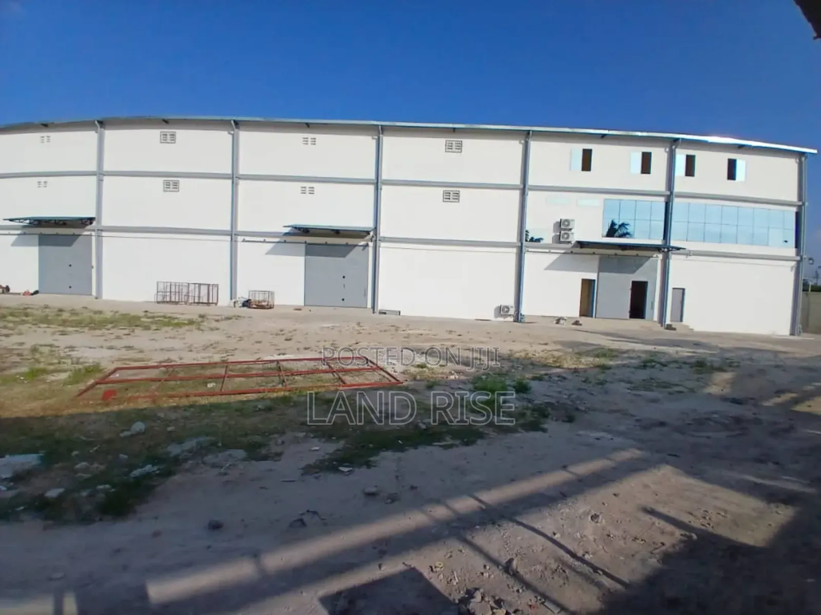 Warehouse Size 2700 in Nyerere Road