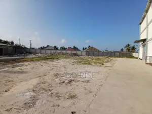 Warehouse Size 2700 in Nyerere Road