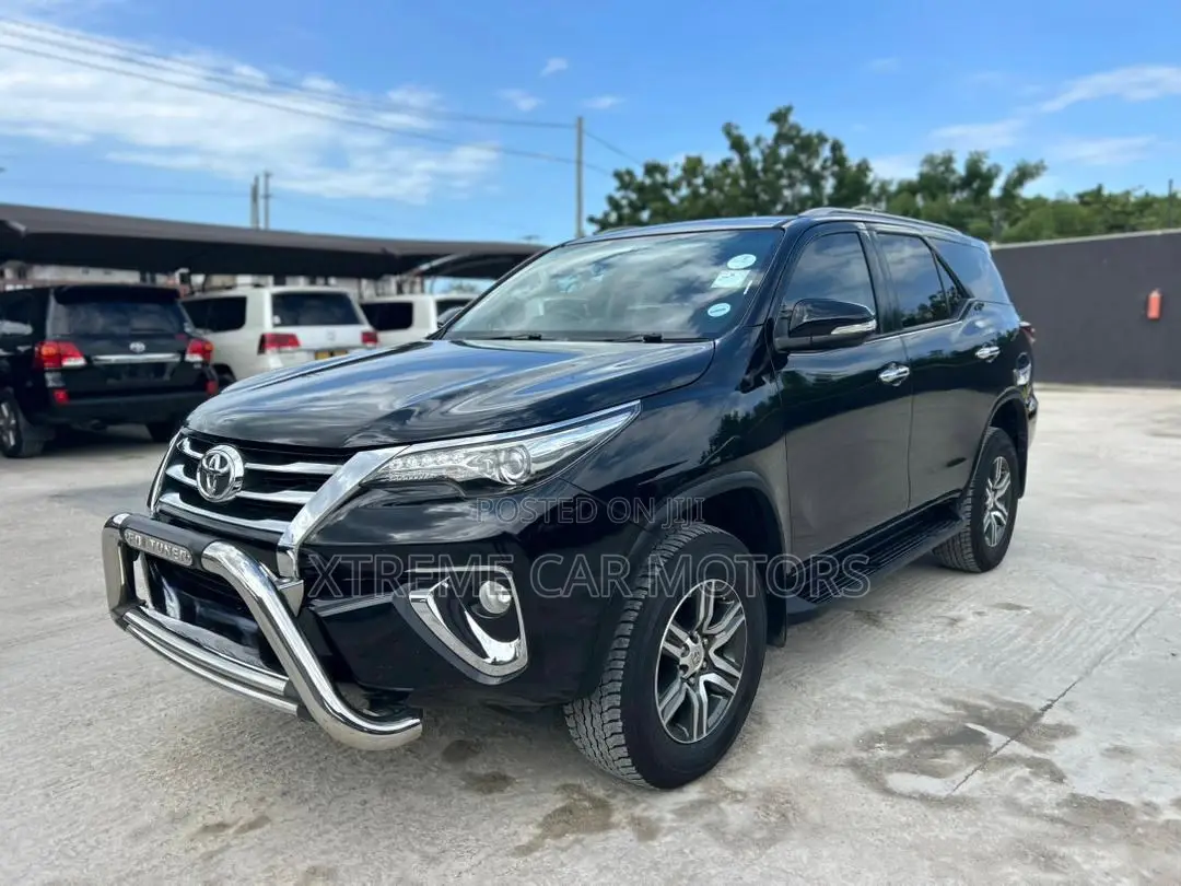 Toyota Fortuner 2018 Black
