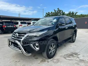 Toyota Fortuner 2018 Black