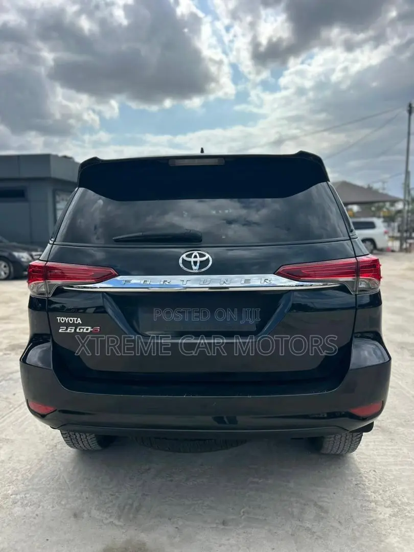 Toyota Fortuner 2018 Black