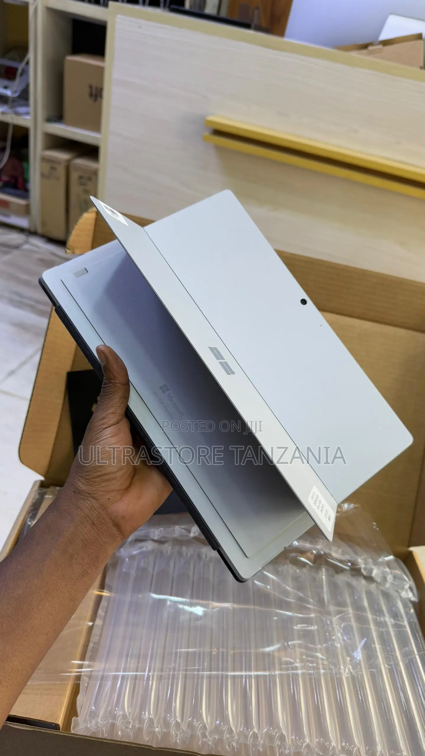New Laptop Microsoft Surface Pro 7 8GB Intel Core I5 SSD 256GB