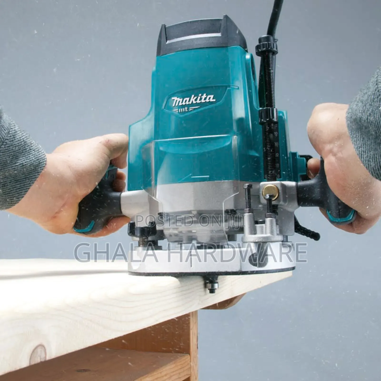 Router Plounge Makita