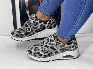 Sneakers or Raba Za Kike or Women's or Female