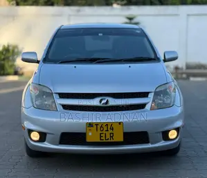 Toyota IST 2006 Silver