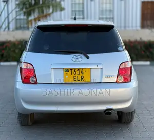 Toyota IST 2006 Silver