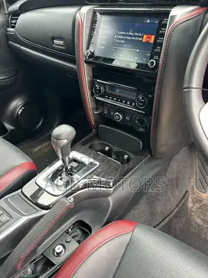 Toyota Fortuner 2024 Silver