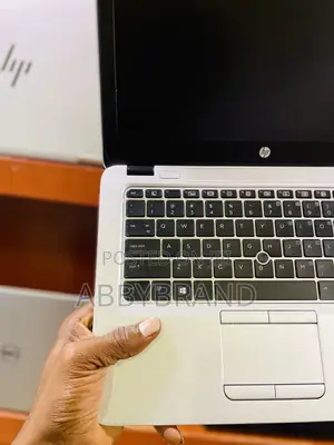 Laptop HP EliteBook 820 G3 8GB Intel Core I7 SSD 256GB