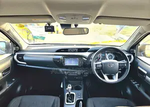 Toyota Hilux 2022 Gray