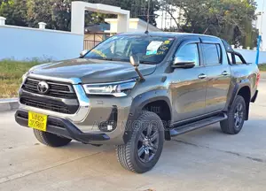 Toyota Hilux 2022 Gray