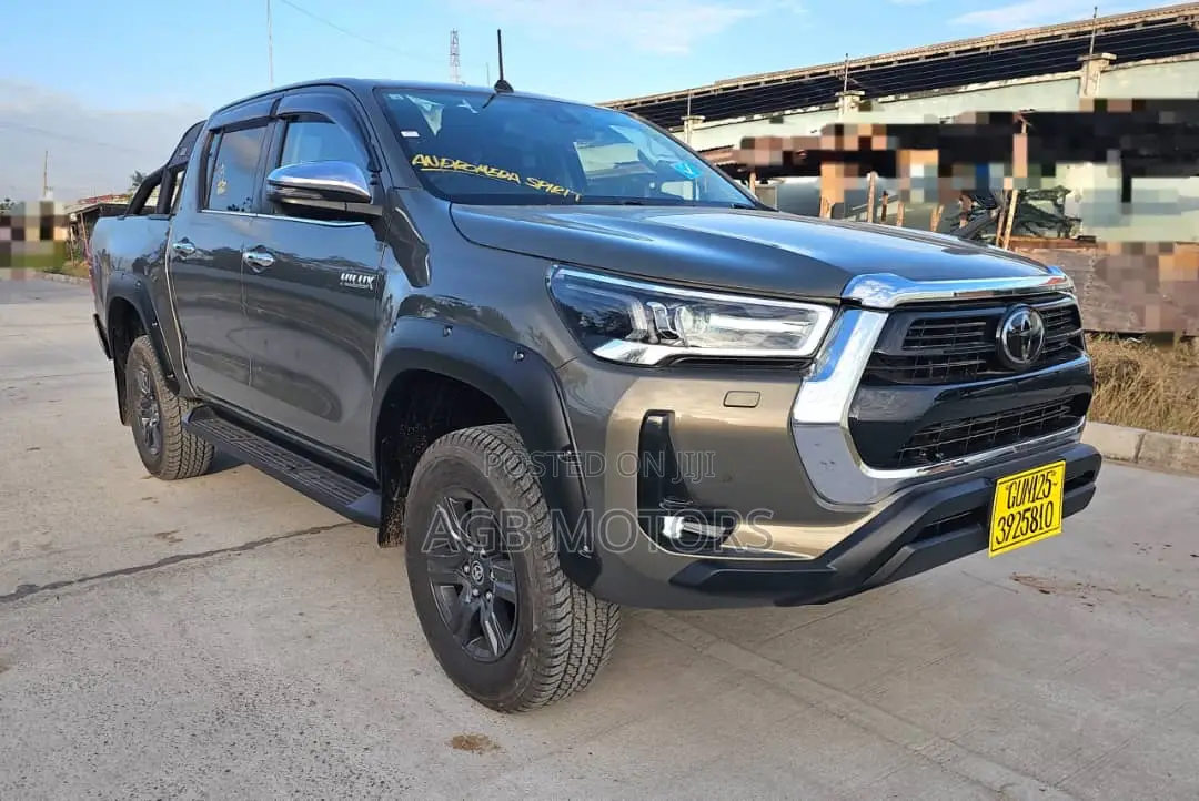 Toyota Hilux 2022 Gray