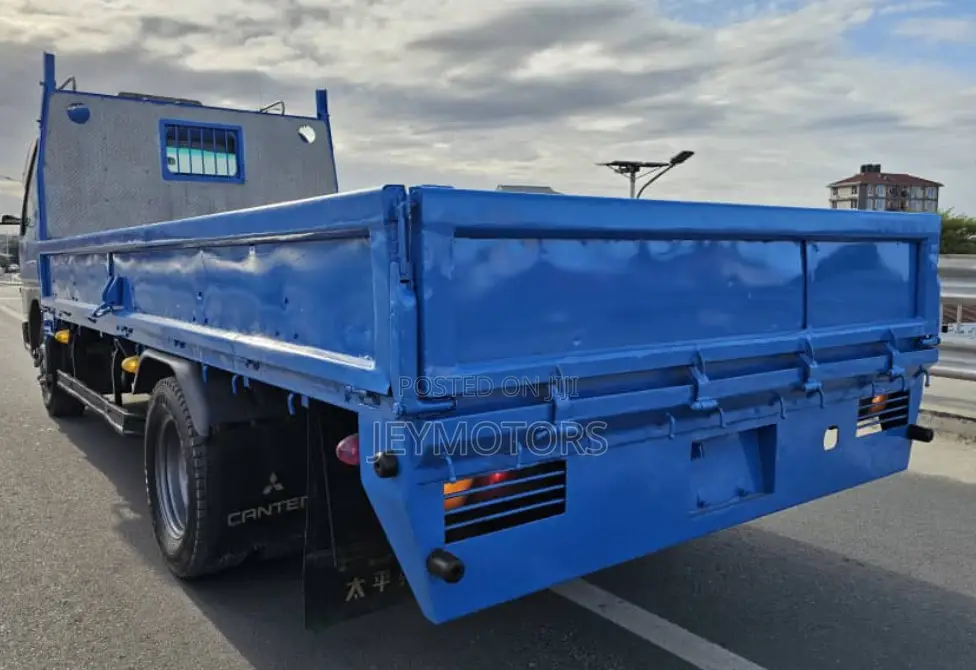 Mitsubishi Canter Long Base