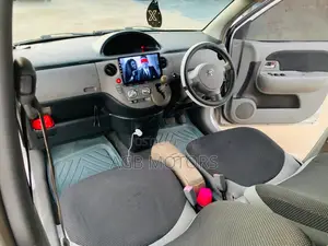 Toyota Sienta 2005 Silver