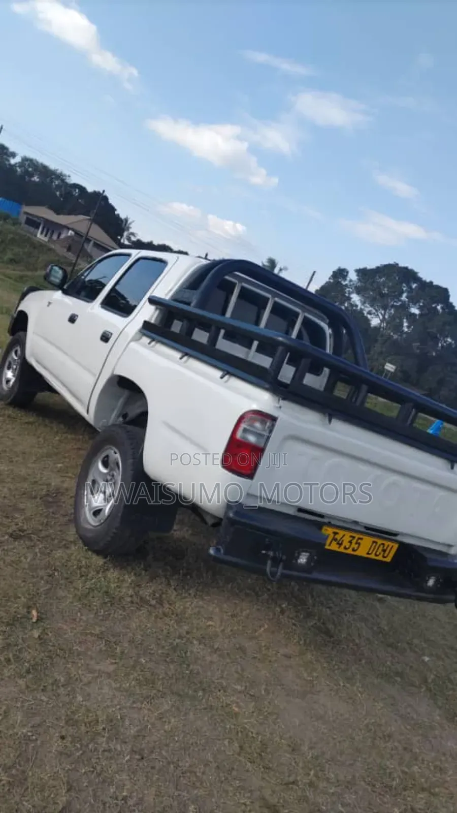 Toyota Hilux 2003 White