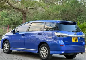 Toyota Wish 2014 Blue