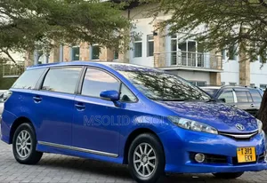 Toyota Wish 2014 Blue