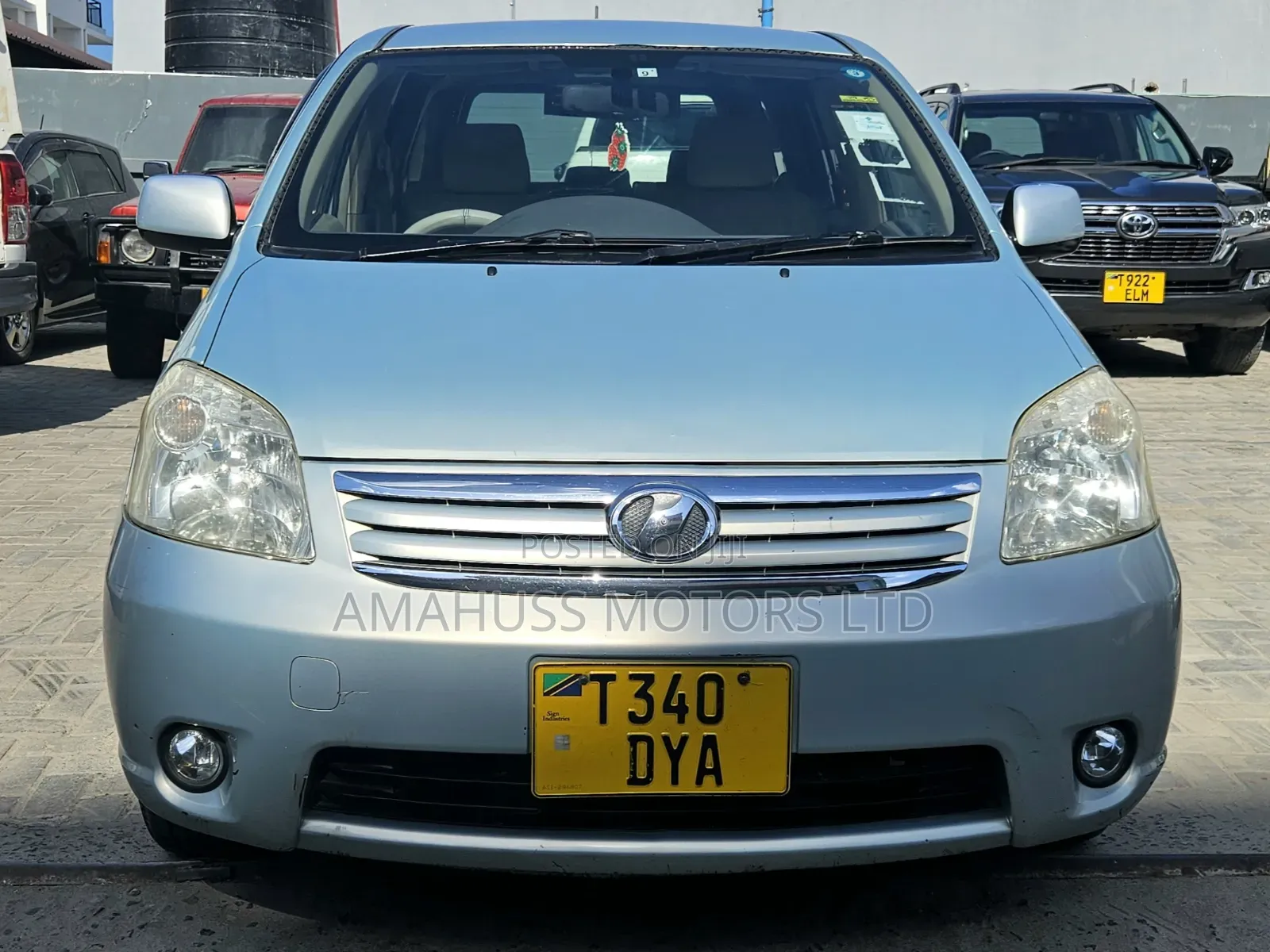 Toyota Raum 2004