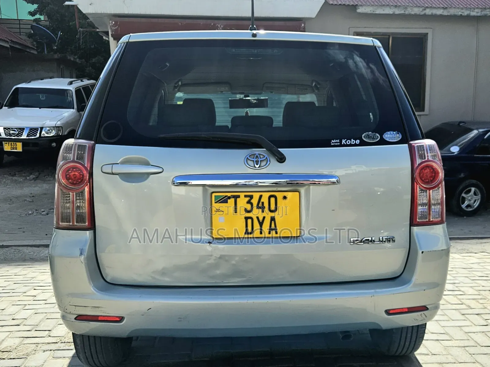 Toyota Raum 2004