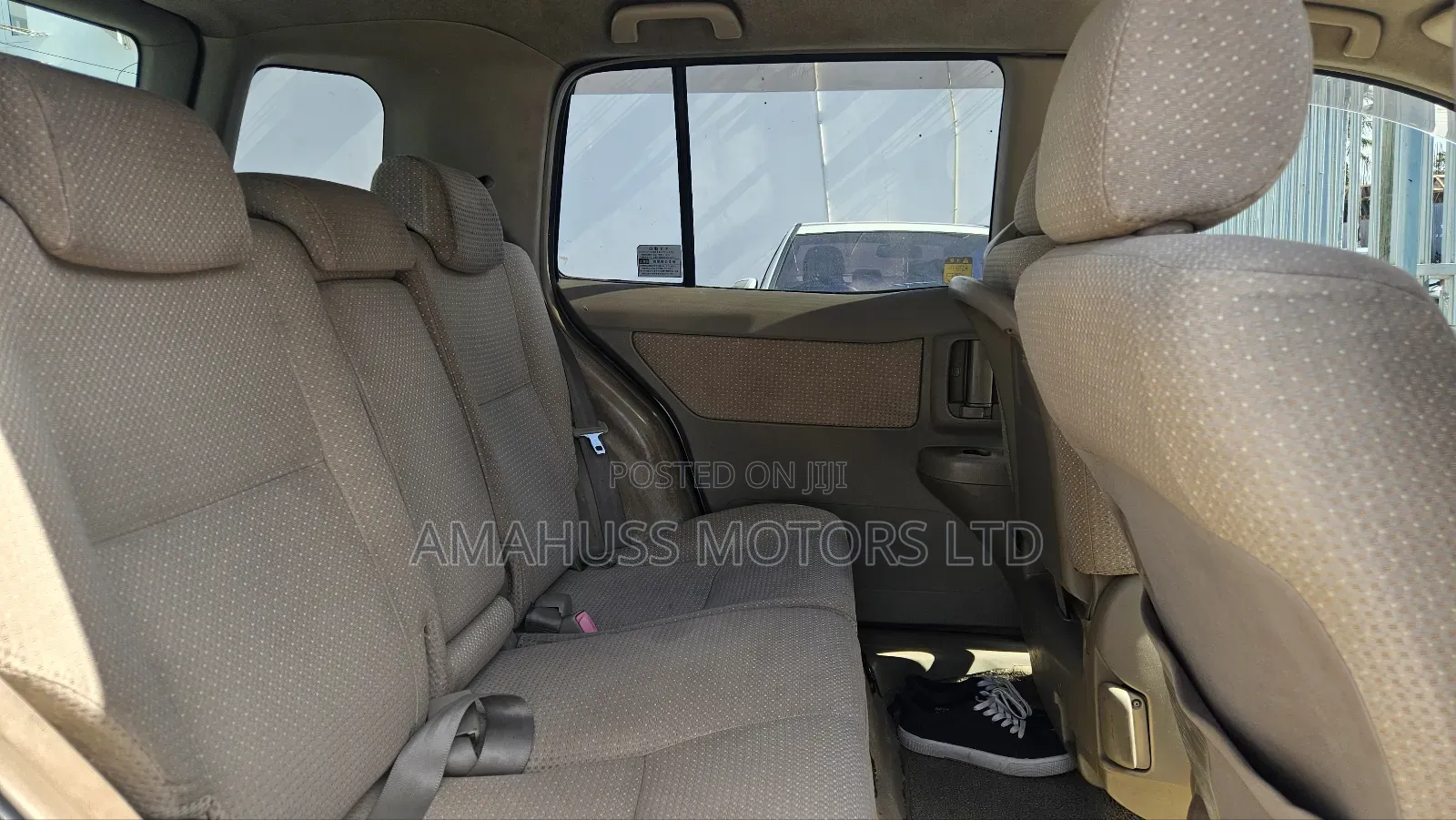 Toyota Raum 2004