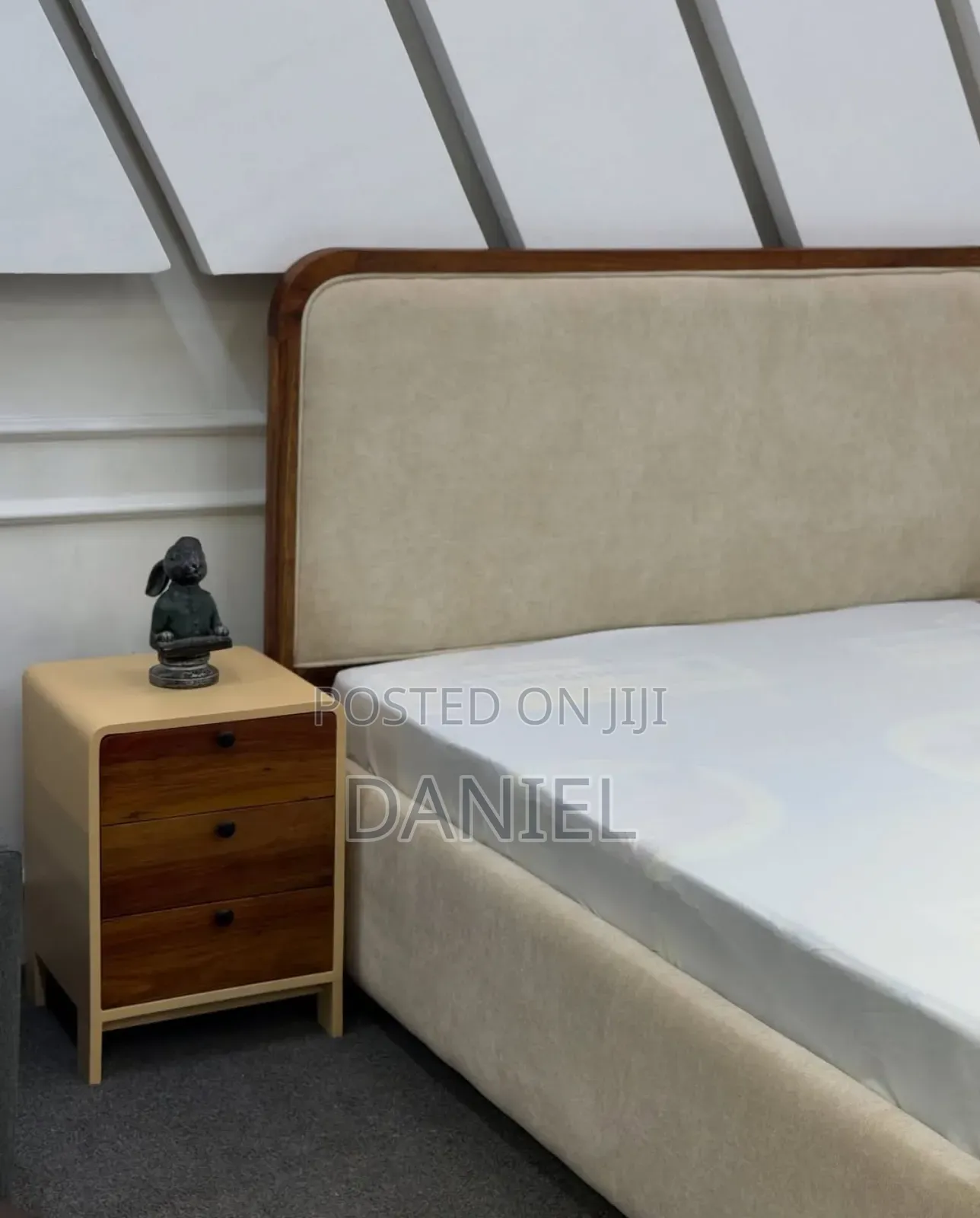 Kitanda Bed Sofa5*6,Godoro Na Two Bedsides