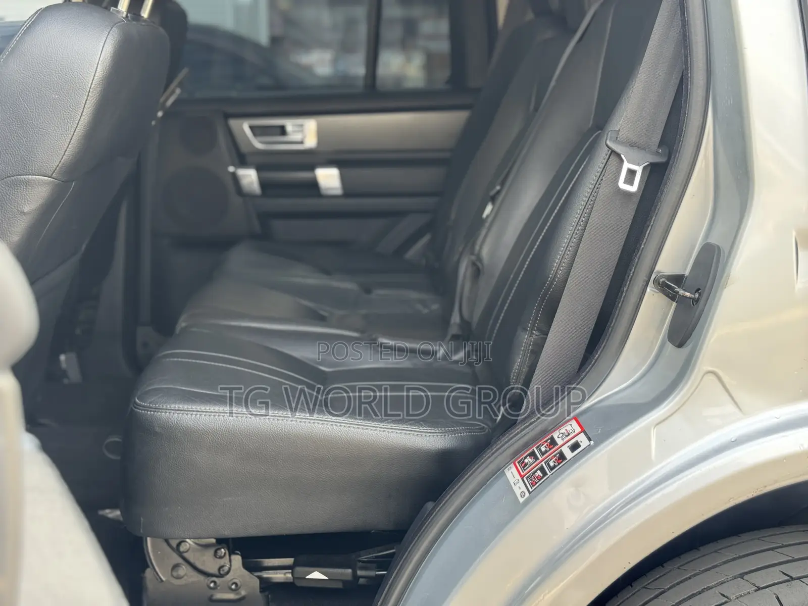 Land Rover Discovery 2011 Silver