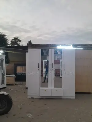 Kabati La Nguo Milango Minne