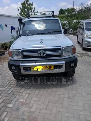 Toyota Land Cruiser 4.0 V6 GX-R 2010 White