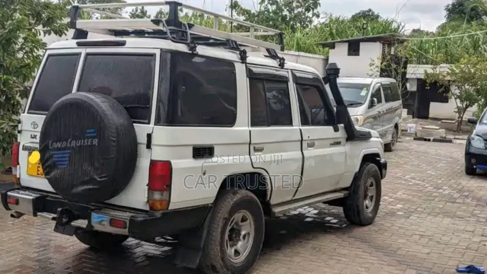 Toyota Land Cruiser 4.0 V6 GX-R 2010 White