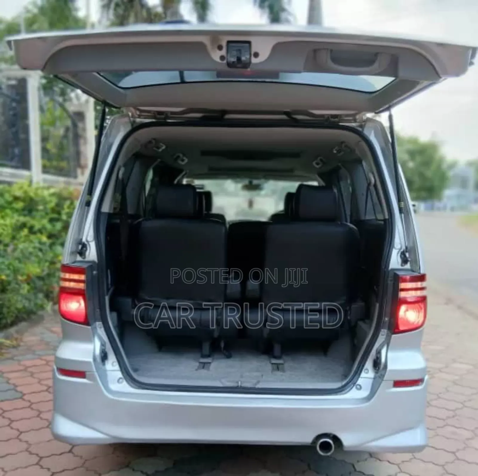 Toyota Alphard 2.4 Petrol AWD 2006 Silver