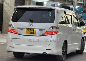 Toyota Vellfire 2009 White