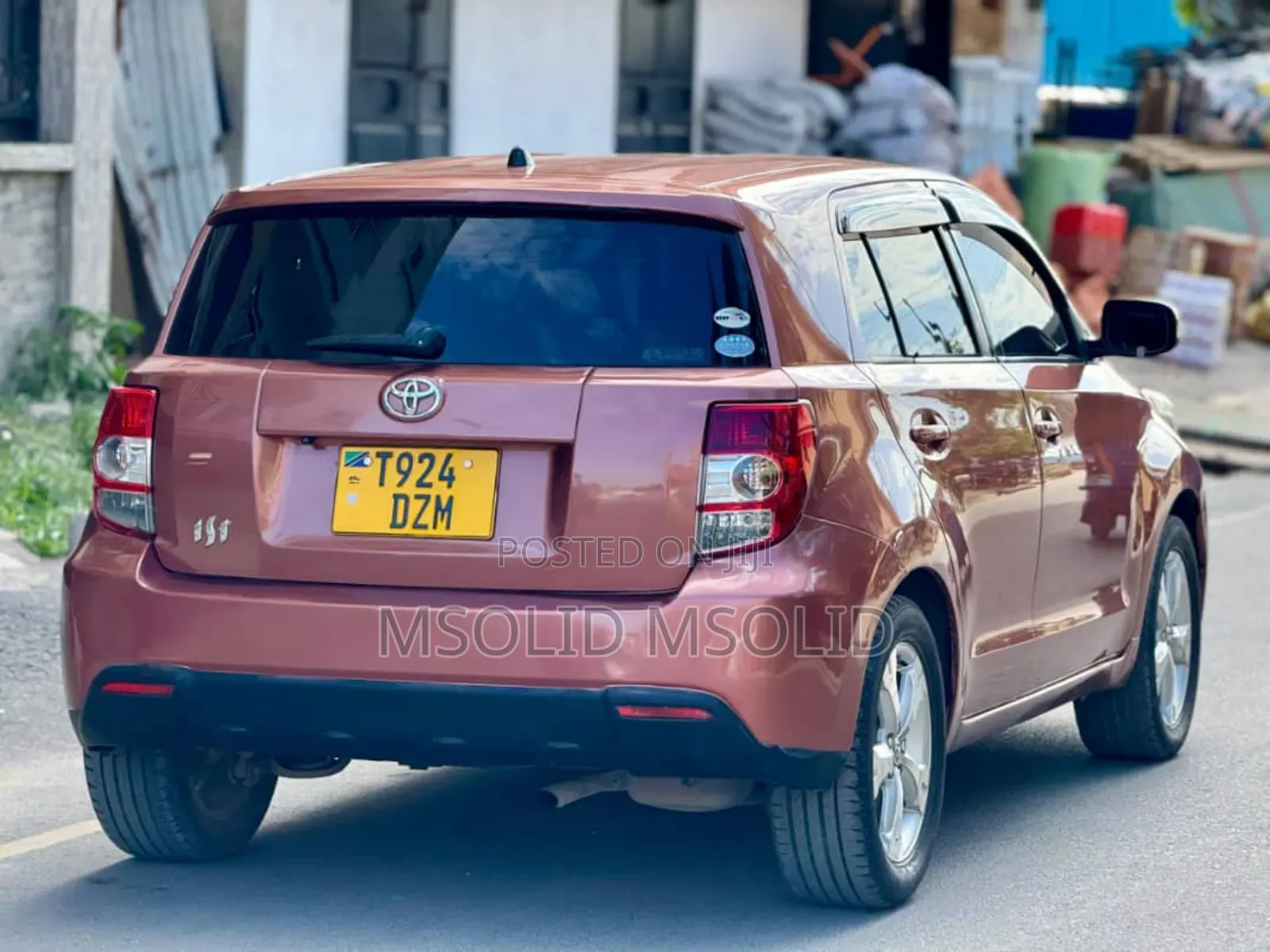 Toyota IST 2009 Burgundy